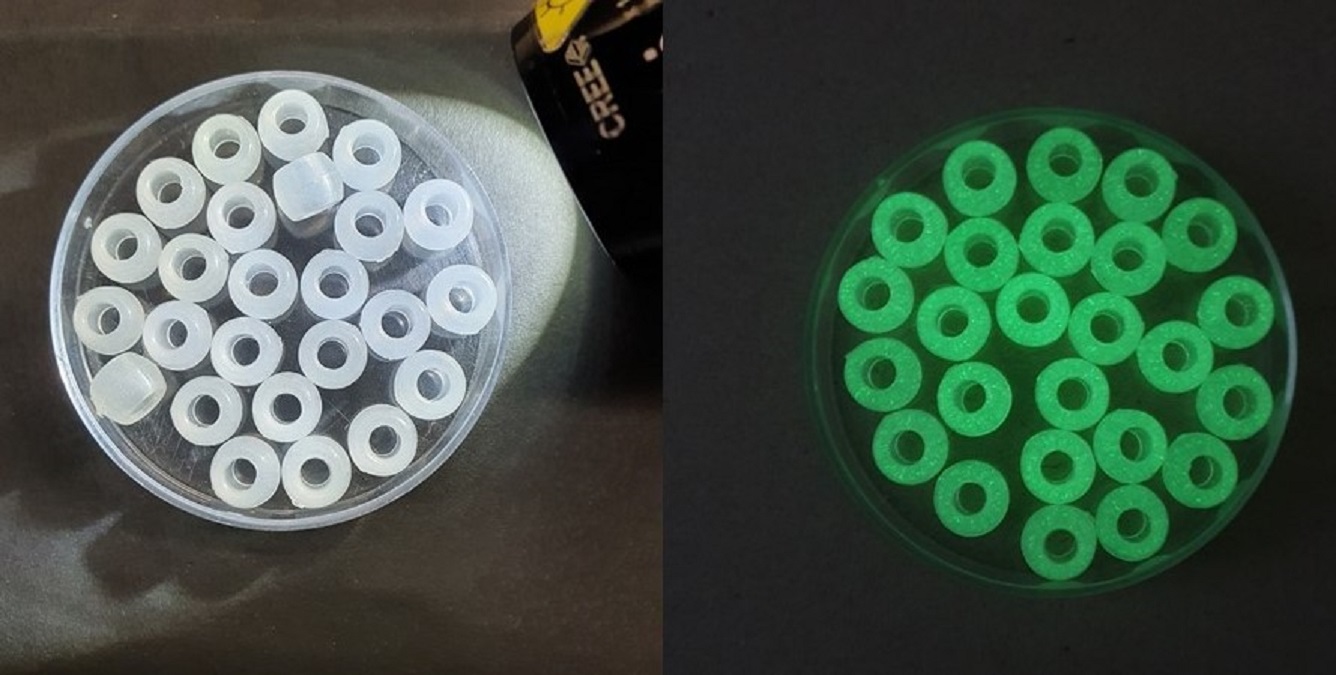 UV-Perlen neu: mit weißem LED-Licht bestrahlt, Nachleuchten im Dunkeln