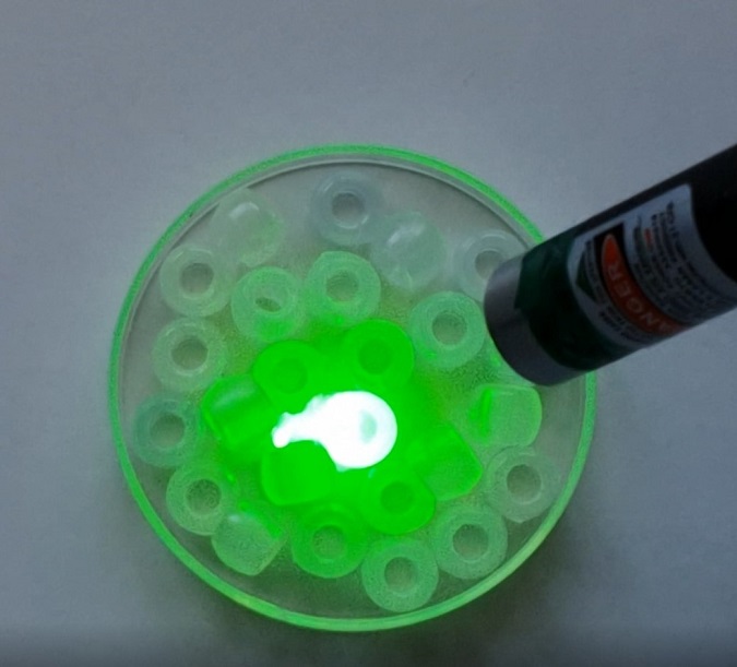 UV-Perlen neu:  Laserpointer grün 532 nm